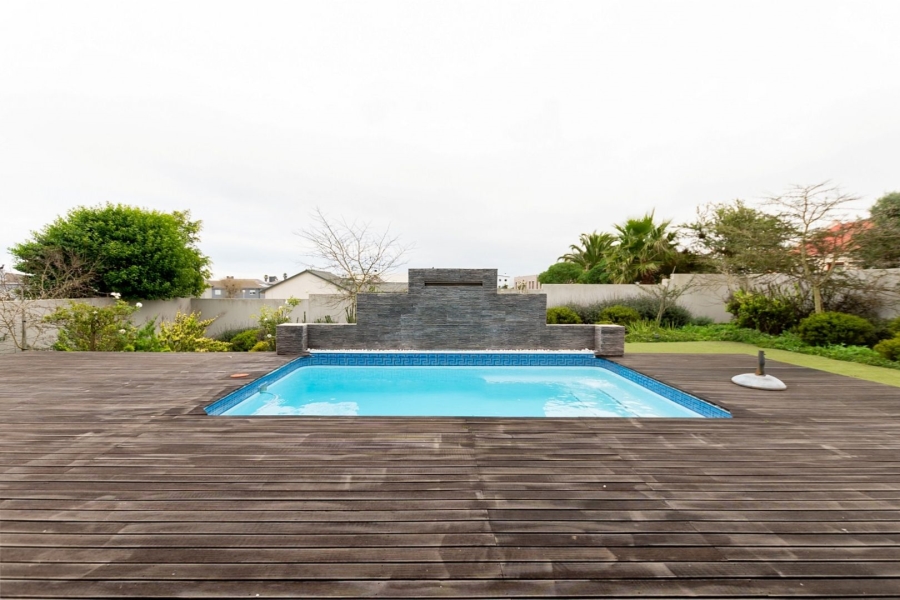4 Bedroom Property for Sale in Myburgh Park Western Cape